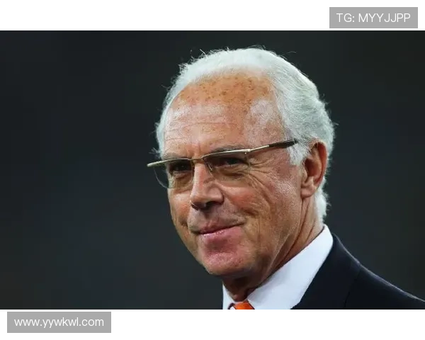 贝肯鲍尔对防守艺术的深远影响与现代足球防线理念的演变分析