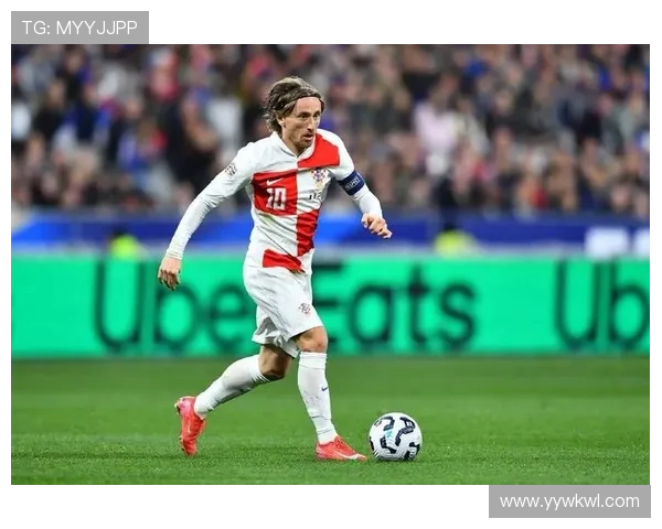 德布劳内 vs 莫德里奇:中场组织核心的战术角色与进攻效率对比分析 德布劳内 vs 莫德里奇:中场组织核心的战术角色与进攻效率对比分析